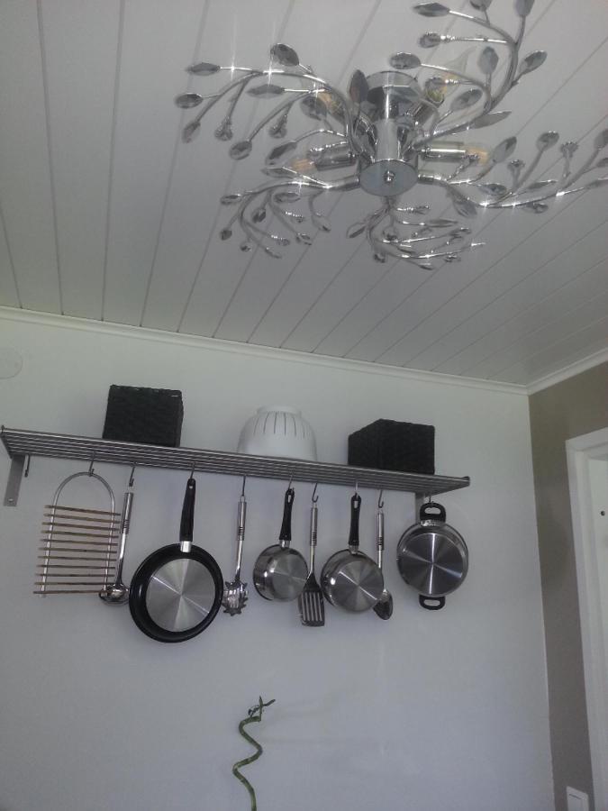 Poppelstrand Nuuksio, Pet Friendly Guest Apartment Ngoại thất bức ảnh